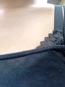 mia0033 online show from April 9, 2026, 3:06 am