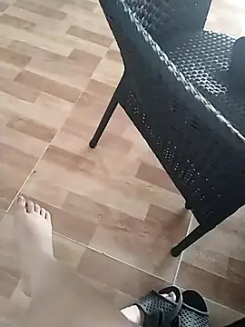 Snapshot of Ninilove_2k chatting on April 13, 2026, 6:52 am Ninilove 2k online show from April 13, 2026, 6:52 am