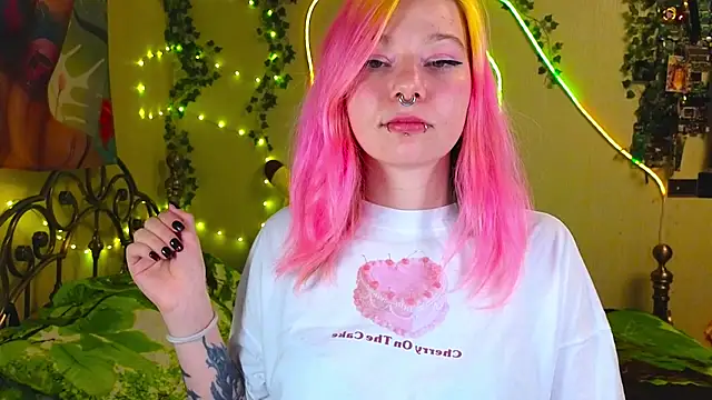 Snapshot of Sansarella chatting on January 7, 2026, 3:47 pm Sansarella online show from January 7, 2026, 3:47 pm