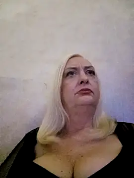 Julia20X online show from April 23, 2026, 6:10 pm