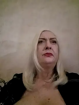 Julia20X online show from May 1, 2026, 6:23 pm
