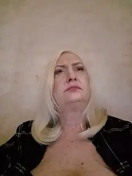 Julia20X online show from May 9, 2026, 4:01 pm
