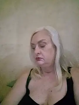 Julia20X online show from May 28, 2026, 11:29 am