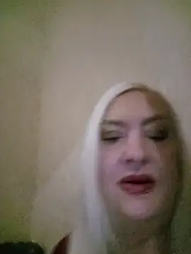 Julia20X online show from June 14, 2026, 6:26 am