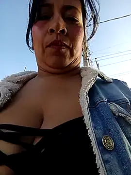 ZOE-WILDER  online show from May 23, 2026, 12:09 pm