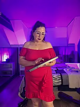 Snapshot of Jenifer_cruz chatting on April 11, 2026, 7:45 am Jenifer cruz online show from April 11, 2026, 7:45 am