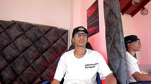 Snapshot of LiamKron chatting on July 12, 2026, 11:34 am LiamKron online show from July 12, 2026, 11:34 am