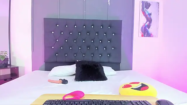 AnastasiaSiren  online show from April 13, 2026, 4:07 am