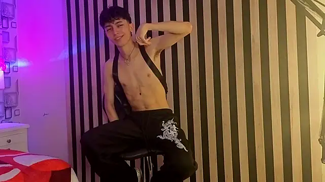 Snapshot of Twink_Sebas7 chatting on May 29, 2026, 12:14 pm Twink Sebas7 online show from May 29, 2026, 12:14 pm