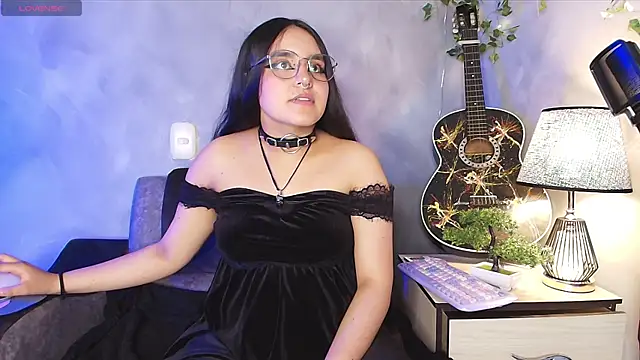 Snapshot of ambar__devon chatting on April 9, 2026, 8:14 pm ambar devon online show from April 9, 2026, 8:14 pm