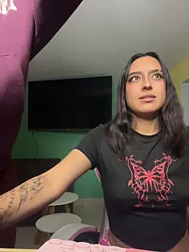 hotlatinocouple   online show from July 8, 2026, 12:26 am