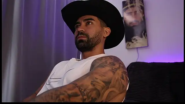 Snapshot of miike_smit chatting on April 13, 2026, 2:11 pm miike smit online show from April 13, 2026, 2:11 pm