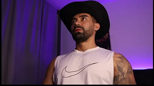 Snapshot of miike_smit chatting on April 15, 2026, 1:34 am miike smit online show from April 15, 2026, 1:34 am