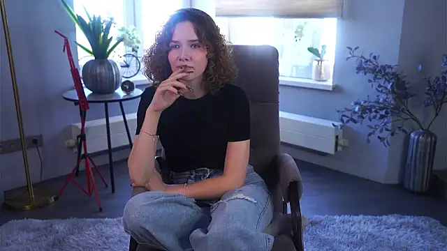 AgathaCarra online show from April 12, 2026, 11:15 am