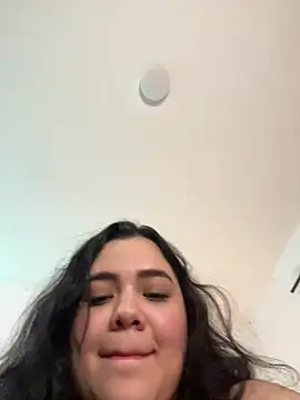 laurenlaine online show from May 28, 2026, 4:43 am