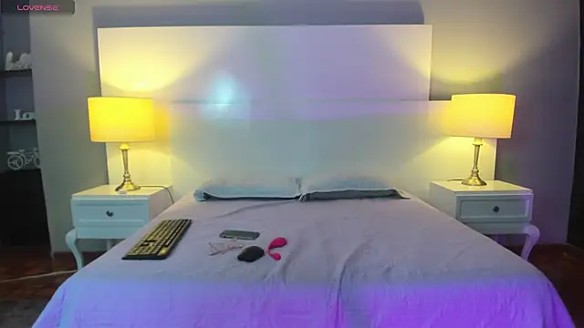 Aliss Taylor1 online show from April 14, 2026, 12:11 pm