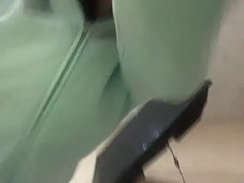 SolMlrena online show from April 17, 2026, 1:19 am