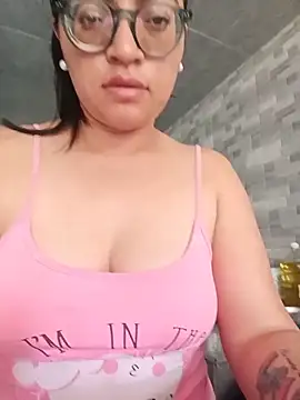 Snapshot of SOFI__10 chatting on May 10, 2026, 1:27 pm SOFI 10 online show from May 10, 2026, 1:27 pm