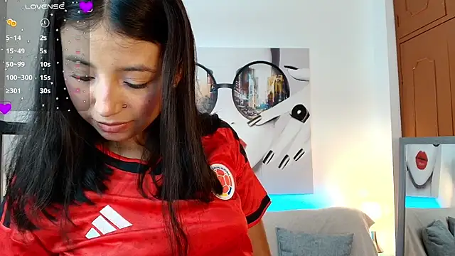 Luna Ferrer10 online show from July 3, 2026, 7:42 pm