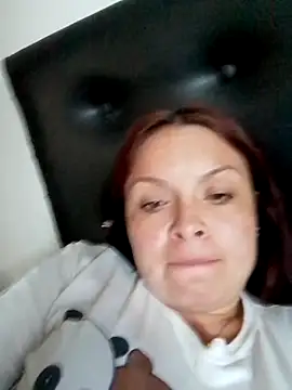 Lina19 93 online show from April 12, 2026, 9:42 pm