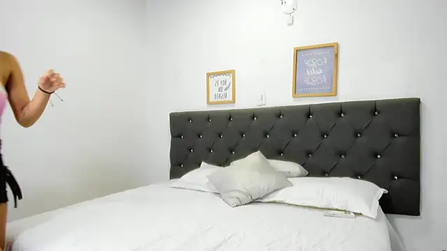 Isabella-Rose1 online show from April 13, 2026, 8:14 pm