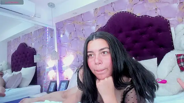 luna bloomm  online show from June 20, 2026, 6:27 am