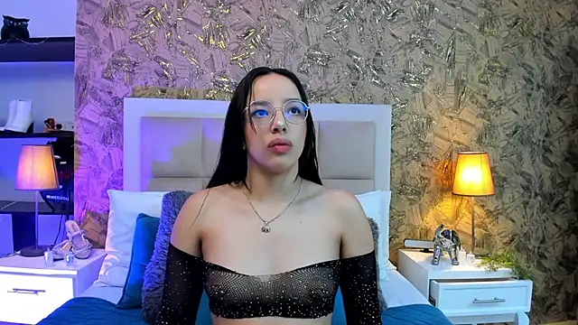 ValkyriaSteel online show from June 13, 2026, 12:03 pm
