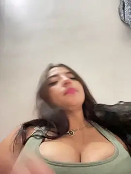 midarixxx online show from April 14, 2026, 9:21 pm