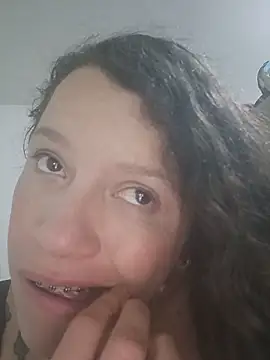 angelplu online show from May 27, 2026, 7:33 pm