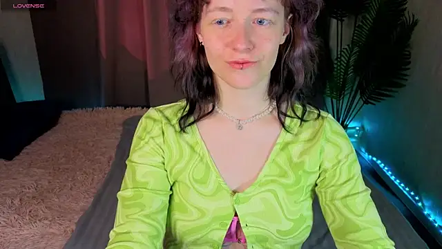 Snapshot of Ricki_Bloom chatting on April 28, 2026, 9:14 am Ricki Bloom online show from April 28, 2026, 9:14 am