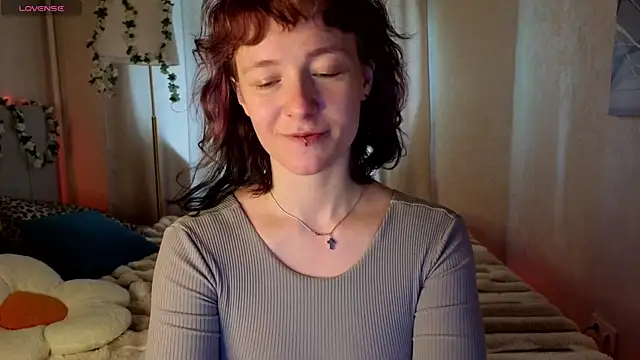 Snapshot of Ricki_Bloom chatting on May 11, 2026, 9:26 am Ricki Bloom online show from May 11, 2026, 9:26 am