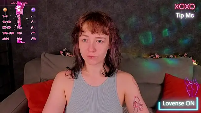 Snapshot of Ricki_Bloom chatting on May 22, 2026, 1:13 am Ricki Bloom online show from May 22, 2026, 1:13 am