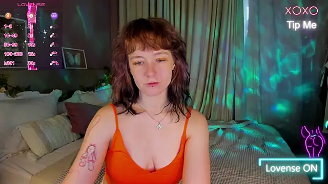 Snapshot of Ricki_Bloom chatting on May 25, 2026, 9:15 am Ricki Bloom online show from May 25, 2026, 9:15 am