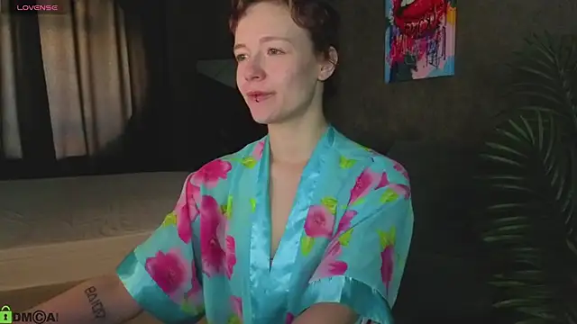 Snapshot of Ricki_Bloom chatting on June 17, 2026, 1:08 am Ricki Bloom online show from June 17, 2026, 1:08 am