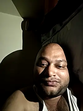 thenudemale online show from May 5, 2026, 8:39 pm