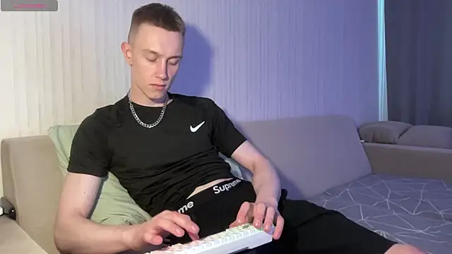 Travis Gracile online show from May 16, 2026, 10:23 am