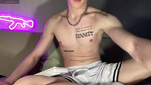 Travis Gracile online show from May 27, 2026, 8:33 am