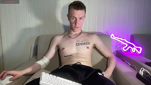 Snapshot of Travis_Gracile chatting on June 15, 2026, 9:11 am Travis Gracile online show from June 15, 2026, 9:11 am