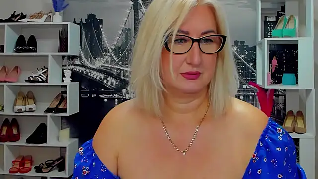 DianaFrances online show from May 17, 2026, 11:06 am