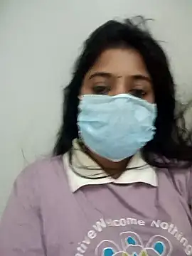 dearmona00 online show from May 24, 2026, 7:41 pm