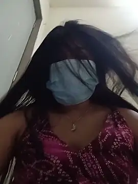 dearmona00 online show from May 26, 2026, 4:36 pm