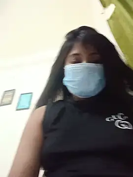 dearmona00 online show from May 28, 2026, 10:23 am