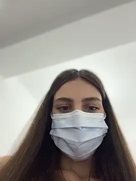  Mia L  online show from April 10, 2026, 5:17 pm