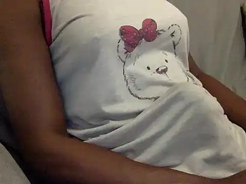Snapshot of RayanneCampbell-25cm chatting on May 1, 2026, 10:14 pm RayanneCampbell-25cm online show from May 1, 2026, 10:14 pm