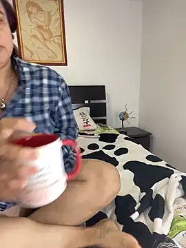 Roxie Blade Dyva online show from April 20, 2026, 12:30 pm