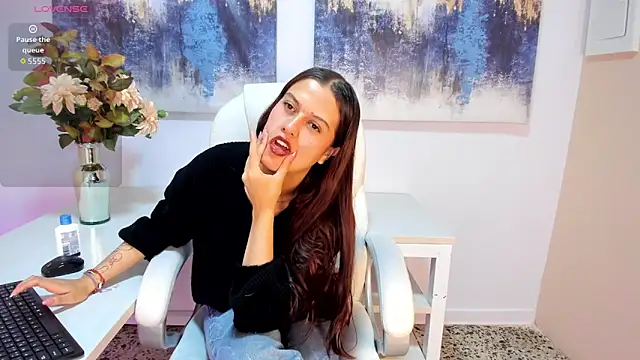 madydoll  online show from June 19, 2026, 8:56 pm