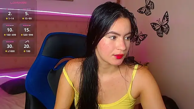rosaleia  online show from May 28, 2026, 3:59 am