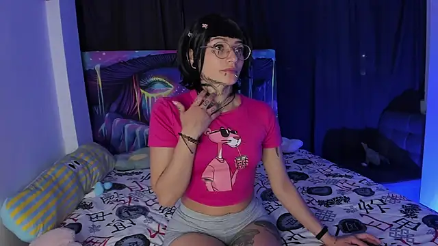 Snapshot of vibre__ chatting on April 16, 2026, 12:11 am vibre online show from April 16, 2026, 12:11 am