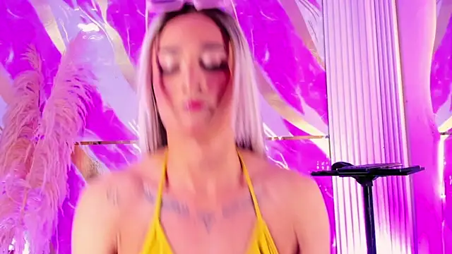 Molly Spears  online show from April 14, 2026, 4:24 pm