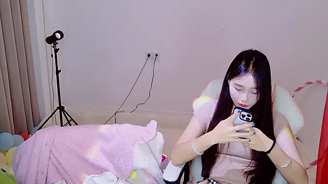 Xiongchumo1120 online show from May 1, 2026, 2:16 am